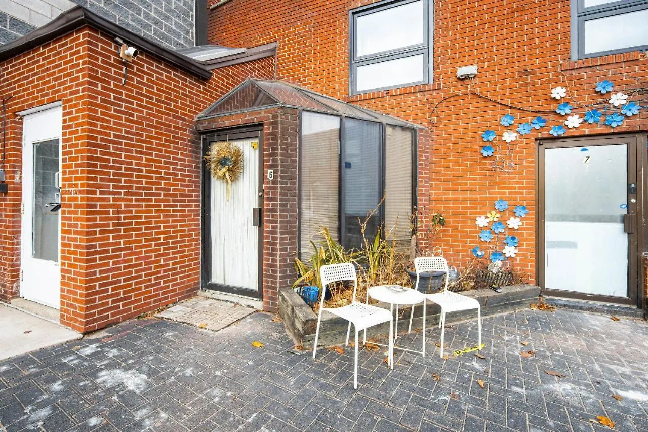 Cute 2-Bedroom Caverna Toronto Apartment