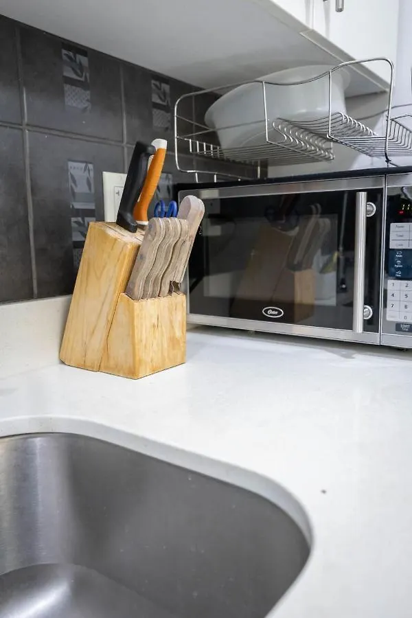 Cute 2-Bedroom Caverna Toronto Apartment